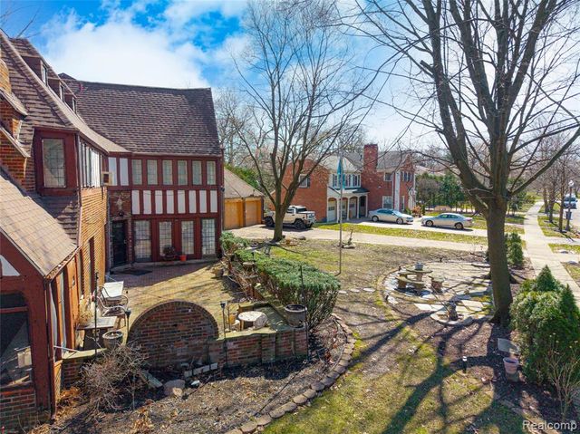 1735 Lincolnshire Drive, Detroit, MI 48203