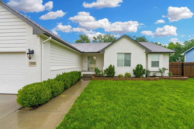 2202 S Cranbrook, Wichita, KS 67207
