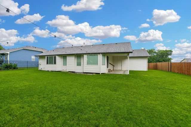 2202 S Cranbrook, Wichita, KS 67207