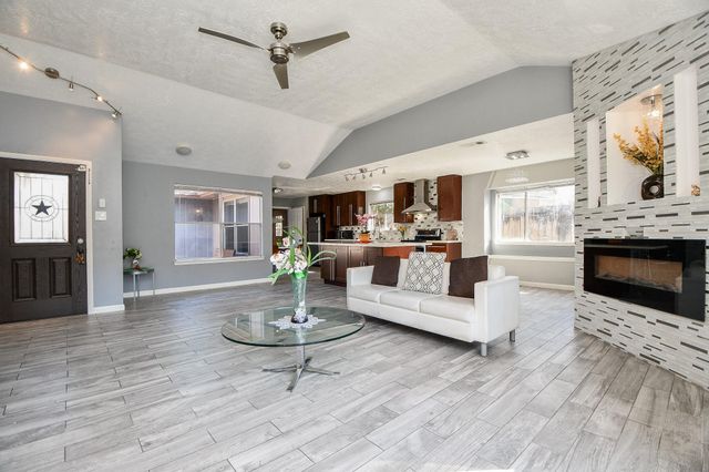 2115 Barrington, Sugar Land, TX 77478