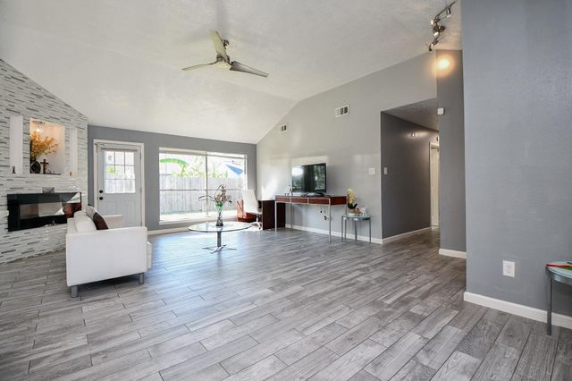 2115 Barrington, Sugar Land, TX 77478