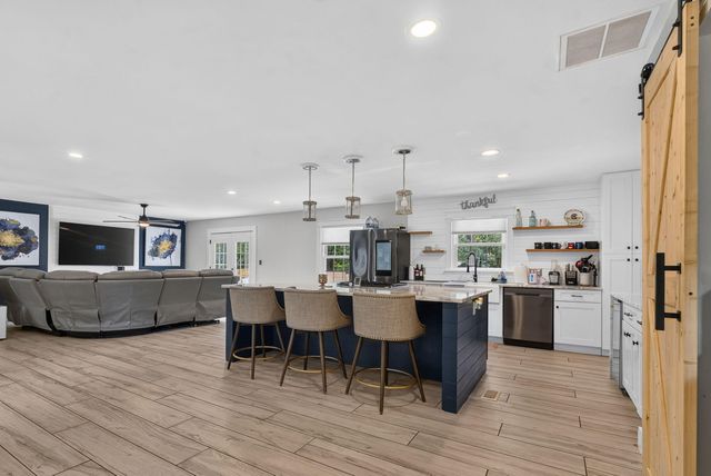 104 Runnymede Lane, Summerville, SC 29485
