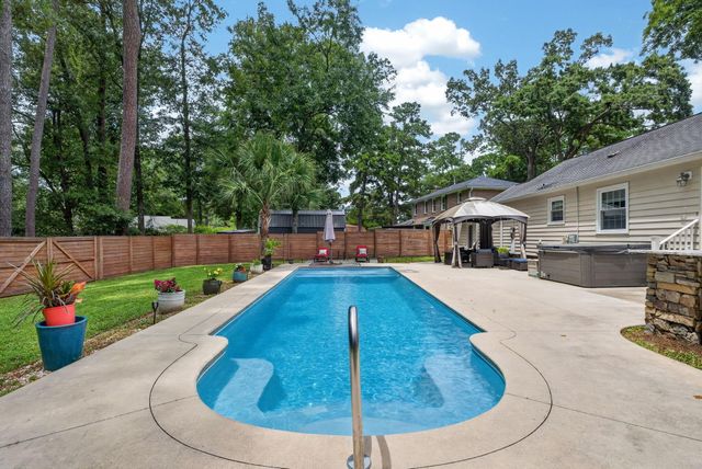 104 Runnymede Lane, Summerville, SC 29485