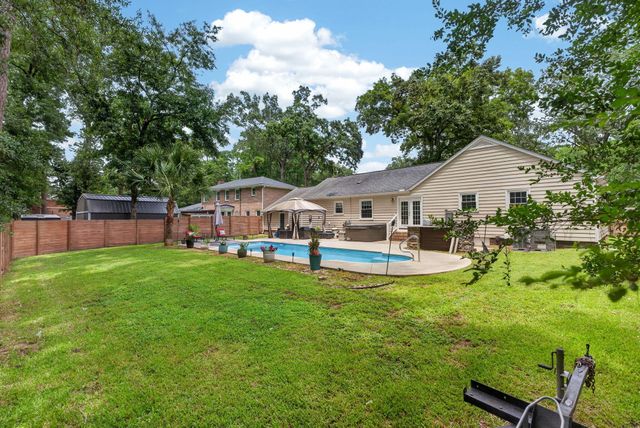 104 Runnymede Lane, Summerville, SC 29485