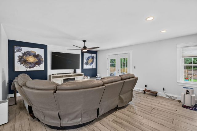 104 Runnymede Lane, Summerville, SC 29485