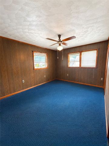 417 13th St, Beaver Falls, PA 15010
