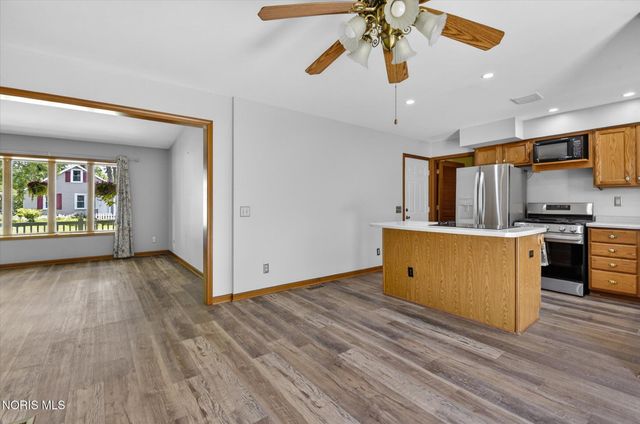 238 Beach Street, Northwood, OH 43619