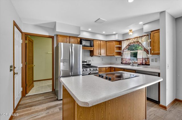 238 Beach Street, Northwood, OH 43619