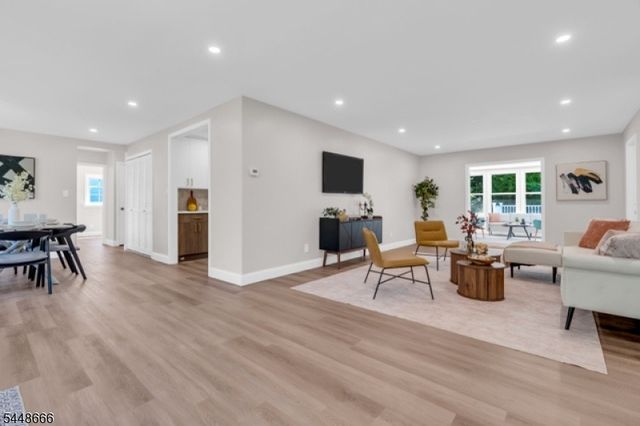 3 Delsey Rd, South Brunswick Twp., NJ 08824