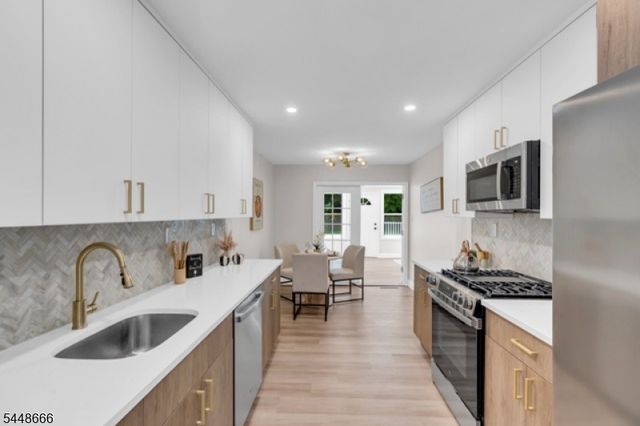 3 Delsey Rd, South Brunswick Twp., NJ 08824