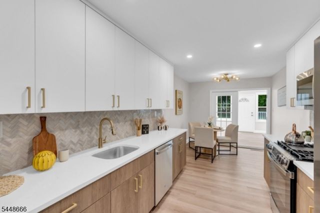 3 Delsey Rd, South Brunswick Twp., NJ 08824