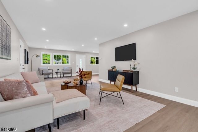 3 Delsey Rd, South Brunswick Twp., NJ 08824
