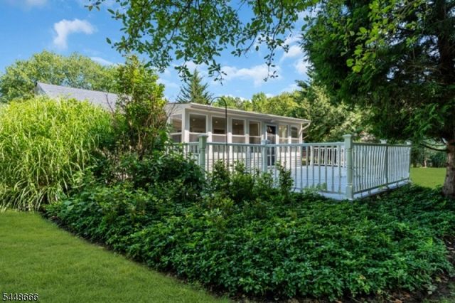 3 Delsey Rd, South Brunswick Twp., NJ 08824