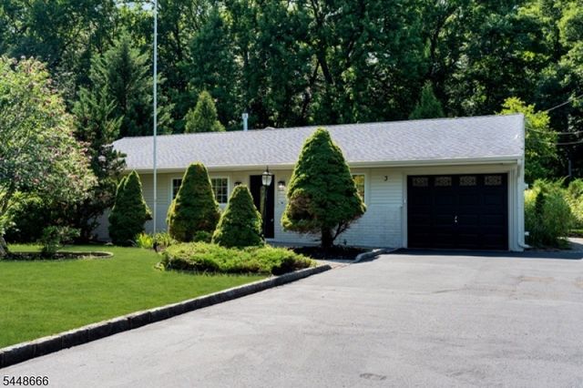 3 Delsey Rd, South Brunswick Twp., NJ 08824