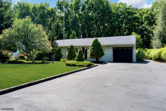 3 Delsey Rd, South Brunswick Twp., NJ 08824