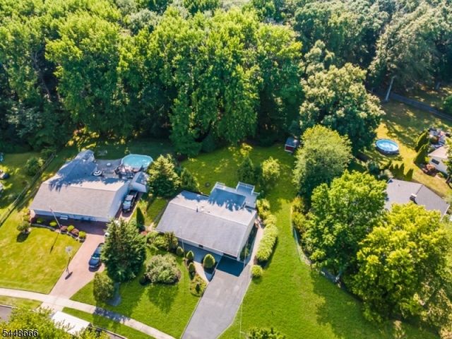 3 Delsey Rd, South Brunswick Twp., NJ 08824