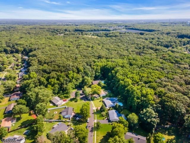 3 Delsey Rd, South Brunswick Twp., NJ 08824