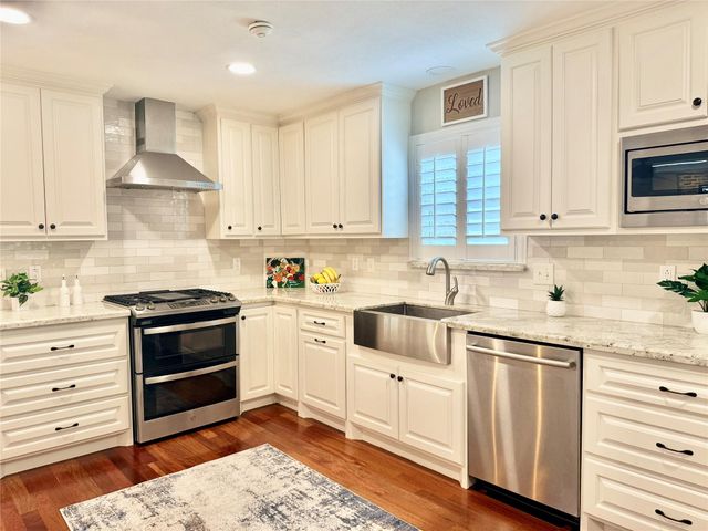 13511 Queensbury Lane, Houston, TX 77079