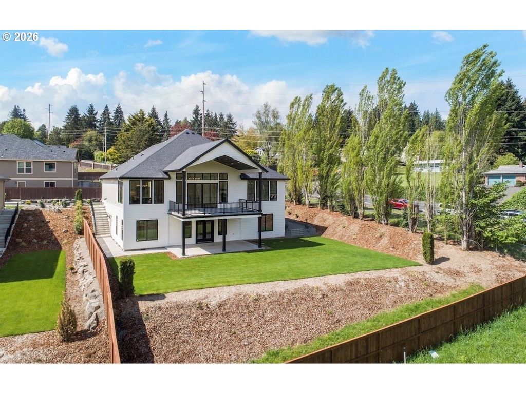 Image 26 of property listing at 13806 Nw 35TH Ct, Vancouver, WA 98685