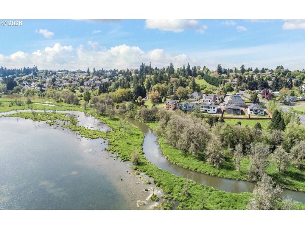 Image 46 of property listing at 13806 Nw 35TH Ct, Vancouver, WA 98685