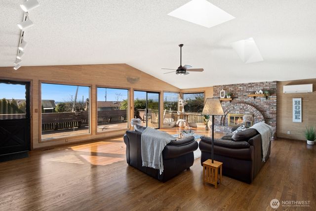 1656 S Geiger Street, Tacoma, WA 98465