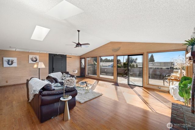 1656 S Geiger Street, Tacoma, WA 98465