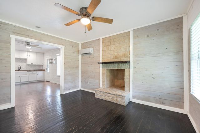 2283 Tigerpoint Road, Brenham, TX 77833