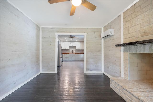 2283 Tigerpoint Road, Brenham, TX 77833
