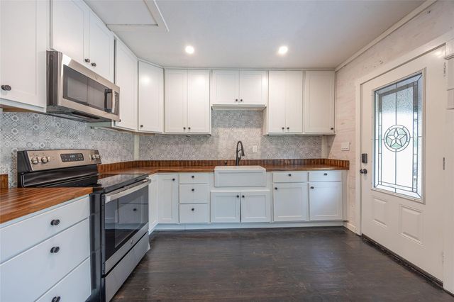 2283 Tigerpoint Road, Brenham, TX 77833