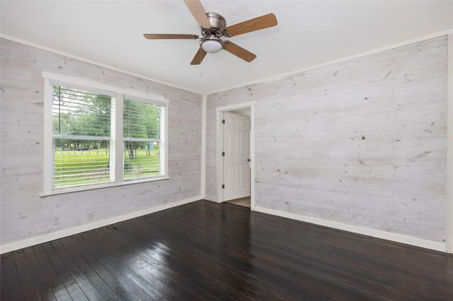 2283 Tigerpoint Road, Brenham, TX 77833