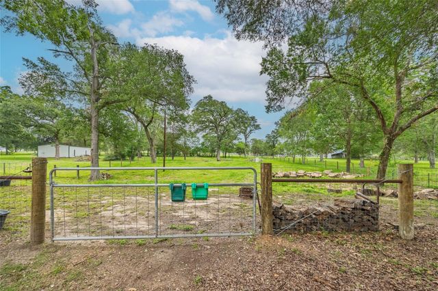 2283 Tigerpoint Road, Brenham, TX 77833