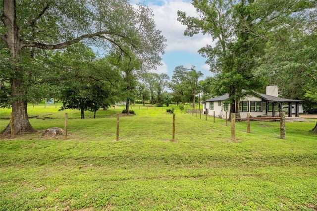 2283 Tigerpoint Road, Brenham, TX 77833