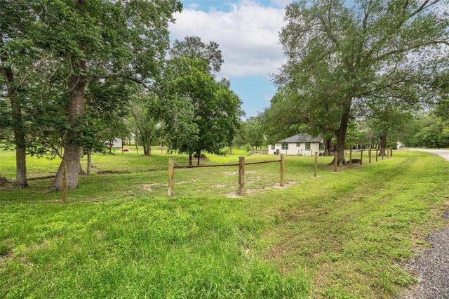 2283 Tigerpoint Road, Brenham, TX 77833