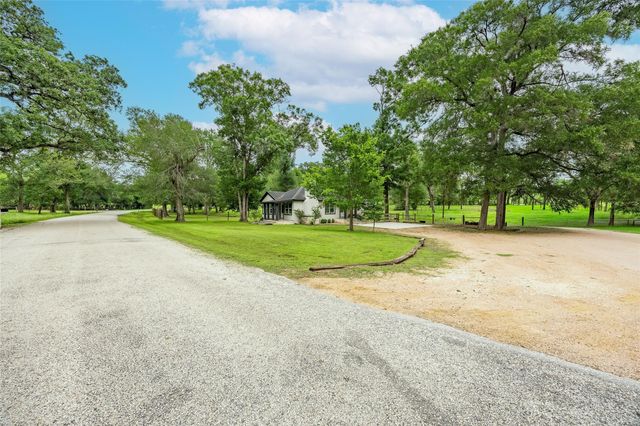 2283 Tigerpoint Road, Brenham, TX 77833