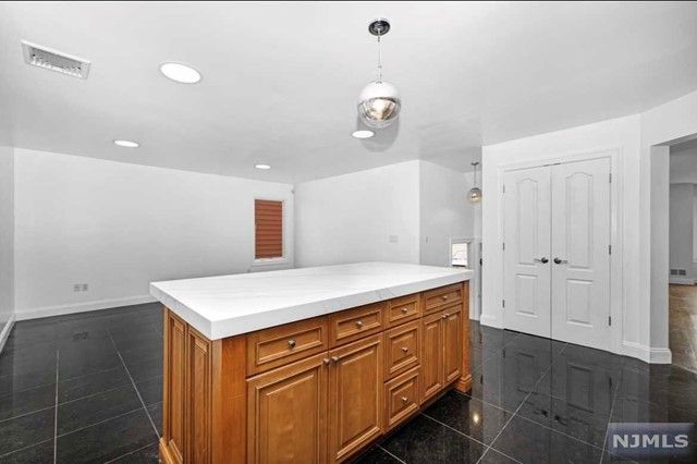 121 Grove Street, Elmwood Park, NJ 07407