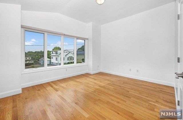 121 Grove Street, Elmwood Park, NJ 07407