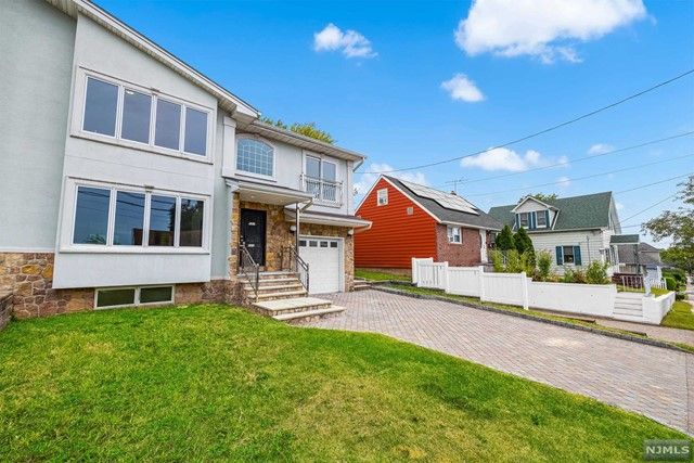 121 Grove Street, Elmwood Park, NJ 07407