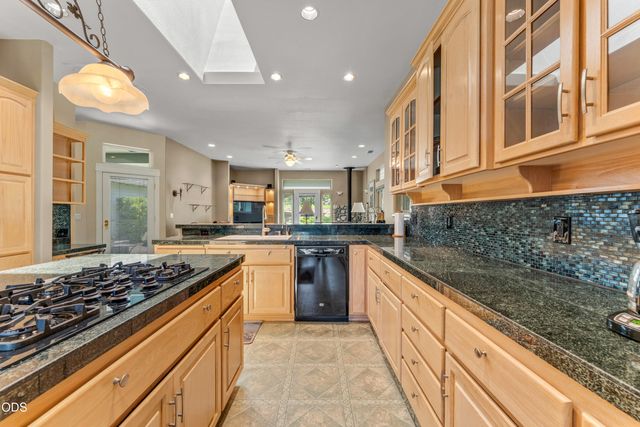 155 Kingsgate Way, Grants Pass, OR 97527