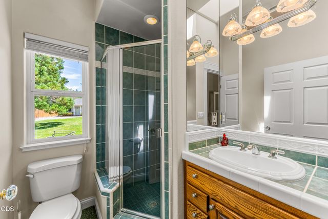 155 Kingsgate Way, Grants Pass, OR 97527