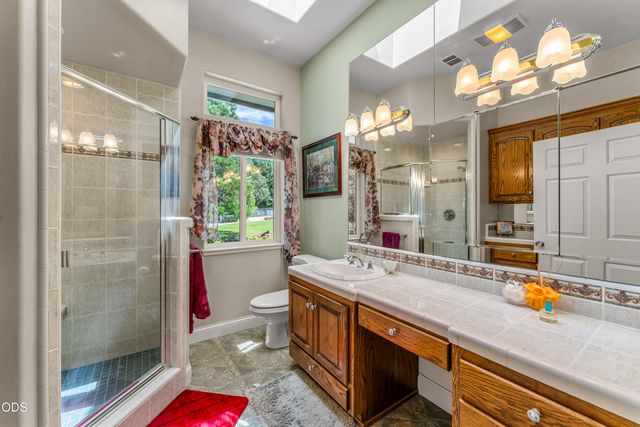 155 Kingsgate Way, Grants Pass, OR 97527