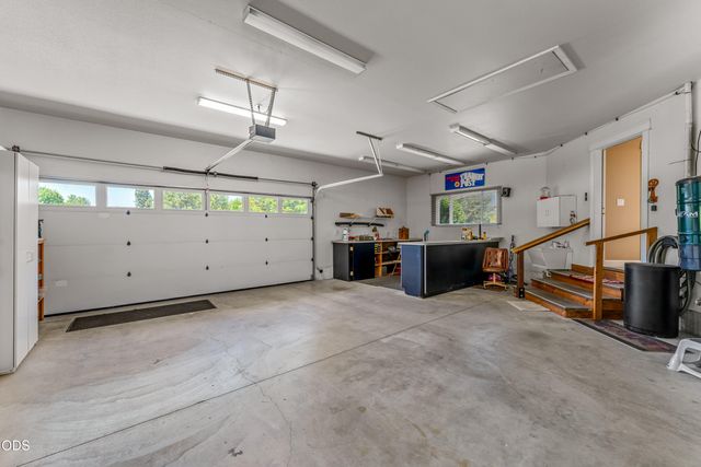 155 Kingsgate Way, Grants Pass, OR 97527