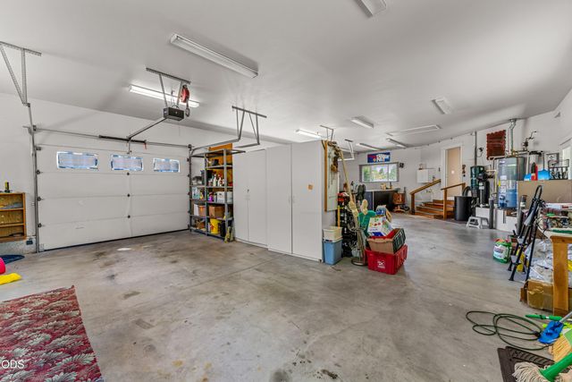 155 Kingsgate Way, Grants Pass, OR 97527