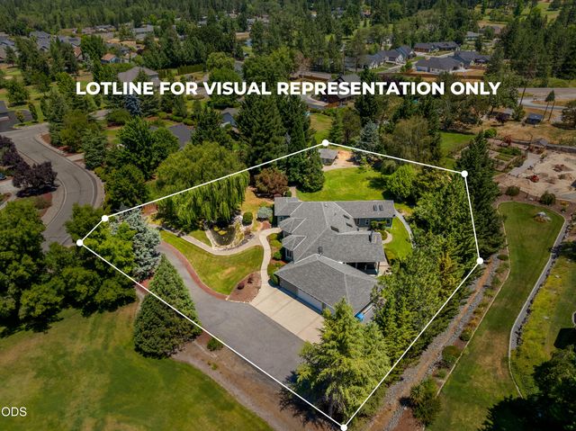 155 Kingsgate Way, Grants Pass, OR 97527