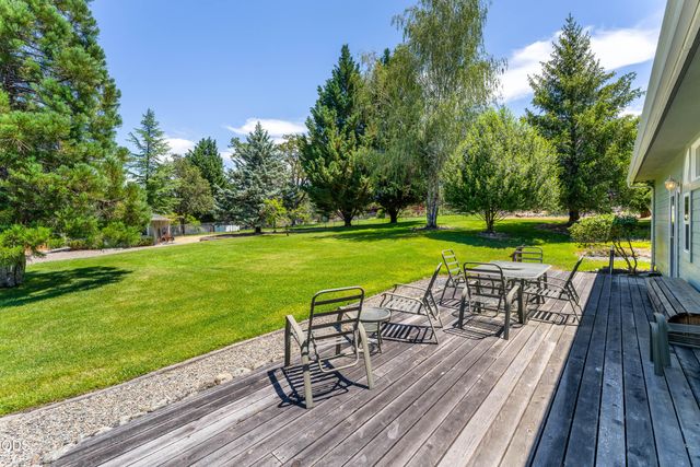 155 Kingsgate Way, Grants Pass, OR 97527