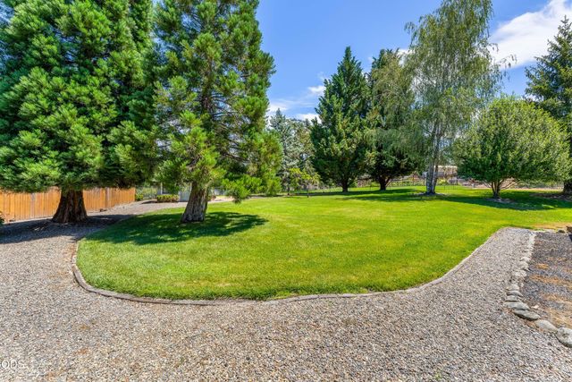 155 Kingsgate Way, Grants Pass, OR 97527