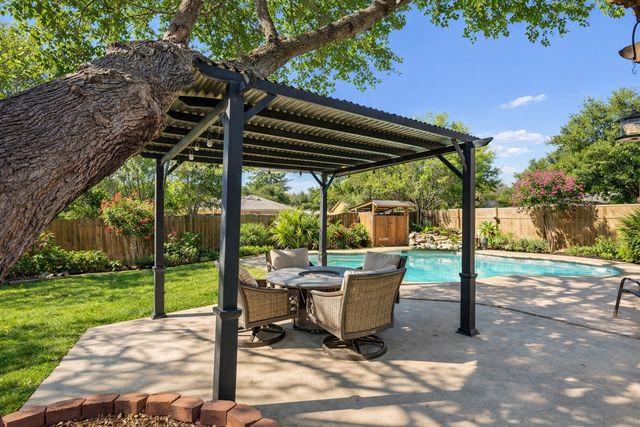 7301 Windcrest Lane, North Richland Hills, TX 76182