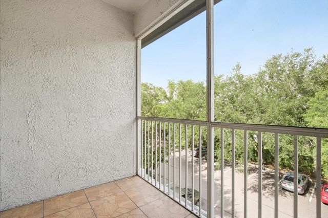 5703 LEGACY CRESCENT PLACE 301, Riverview, FL 33578