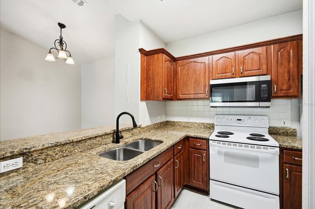 5703 LEGACY CRESCENT PLACE 301, Riverview, FL 33578