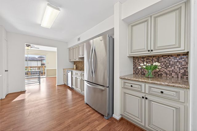 71 Regency Point, Conroe, TX 77356