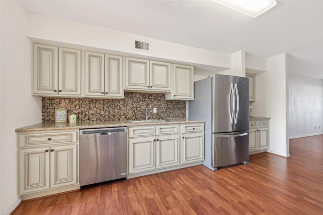71 Regency Point, Conroe, TX 77356